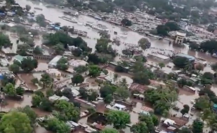 Floods ravage Mozambique, leaving widespread destruction
