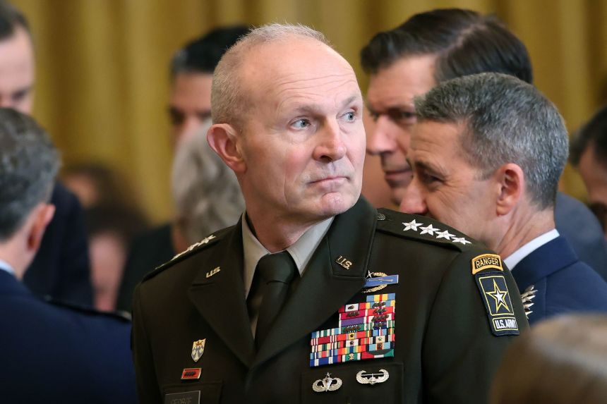 Pentagon Orders Sudden Exit of Army Chief During Conflict